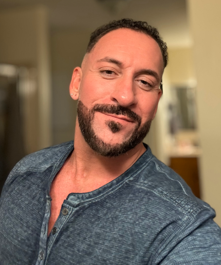 Lee Foropoulos Headshot